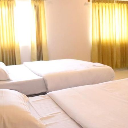 Ckm Town Inn จิกมากาลูร์ ภายนอก รูปภาพ